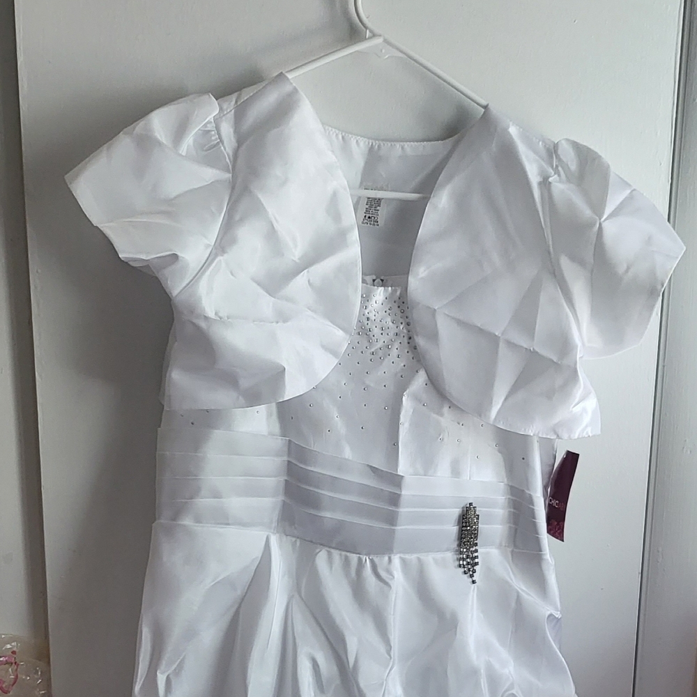 Juniors size 18 white tiered dress with cardigan and brooch